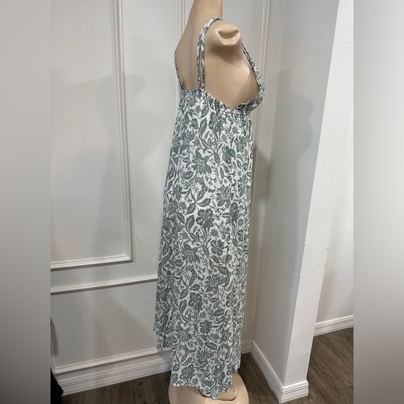 Figsight Women's long green and white floral dress  Size Medium - Picture 5 of 6
